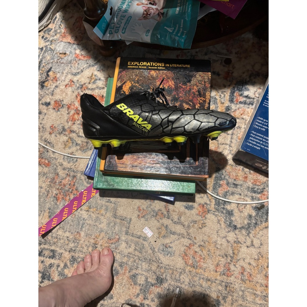 Brava Soccer Cleats Black & Gray Soccer Shoes Size Unknown